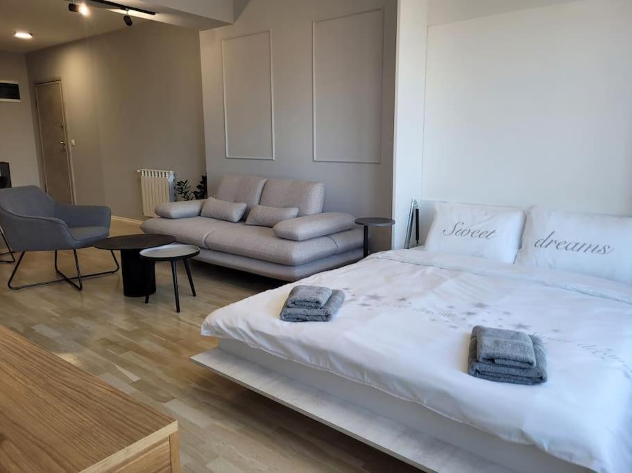 Bs Apartment 斯科普里 外观 照片